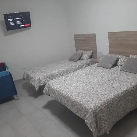 El Puente -airport Apartmán *