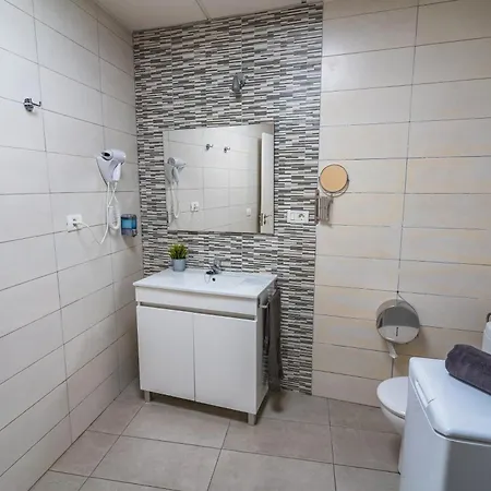 El Puente -airport Apartmán
