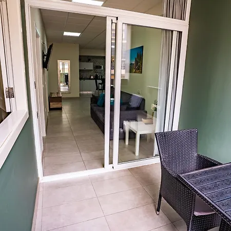 El Puente -airport Apartmán