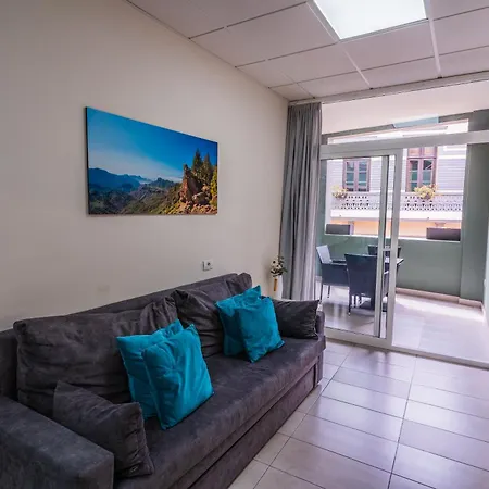 El Puente -airport Apartmán